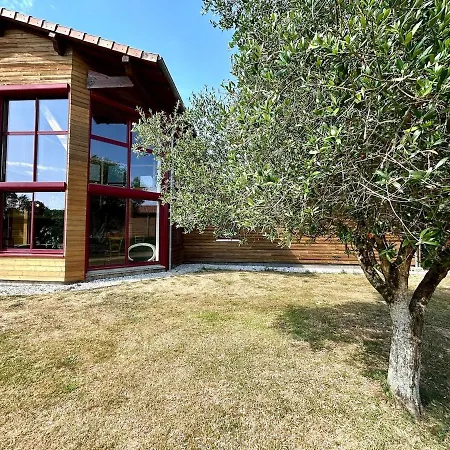 House For 10 People, 4 Bedrooms, 2 Shower Verruyes