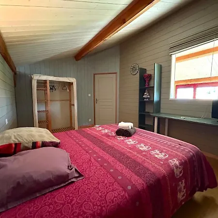 House For 10 People, 4 Bedrooms, 2 Shower Verruyes