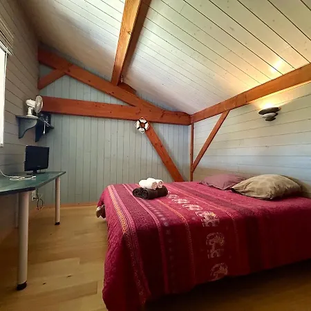 House For 10 People, 4 Bedrooms, 2 Shower Verruyes