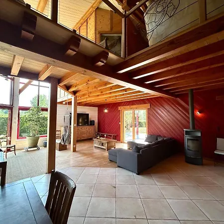 House For 10 People, 4 Bedrooms, 2 Shower Casa vacanze Verruyes