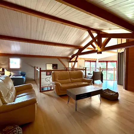 House For 10 People, 4 Bedrooms, 2 Shower *